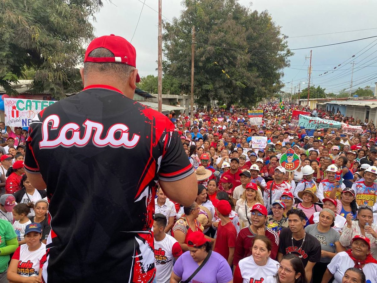 LARA | Habitantes de la parroquia Catedral marcharon con alegría para respaldar al presidente Nicolás Maduro goo.su/y3Llb