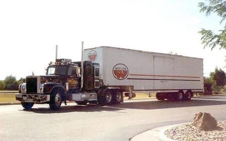 Waylon 🦅 

#thedirtyoldtrucker #oldtrucks #oldschooltrucks #mack #macktrucks #waylonjennings #waylon