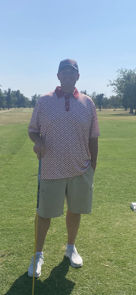 TRowOU's tweet image. Absolutely love my new crimson &amp;amp; cream golf shirt from @ShopDoubleTeam. Big props to @RediMustafaraj!! #LookGoodFeelGood #FeelGoodPlayGood