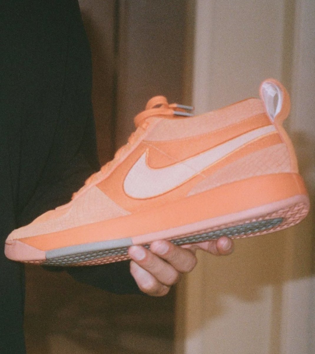 SunsAreBetter's tweet photo. This is a beautiful shoe.

Well done, @DevinBook. https://t.co/ttBAVwOicZ