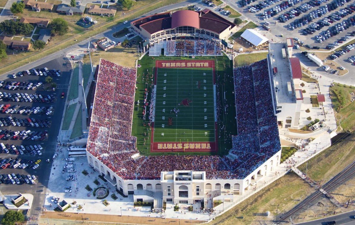 #AGTG After a great conversation, I'm Humbled & Blessed to receive an offer from @TXSTATEFOOTBALL ! @_CoachGregg @CoachMart1nez @GJKinne #EatEmUp @Shaun_Rut @CoachAMatt @_coach_allen @BamPerformance @DVCardinalsFB #ThisIsTheValle 😤 #DVDNA 🔴#RecruitDV