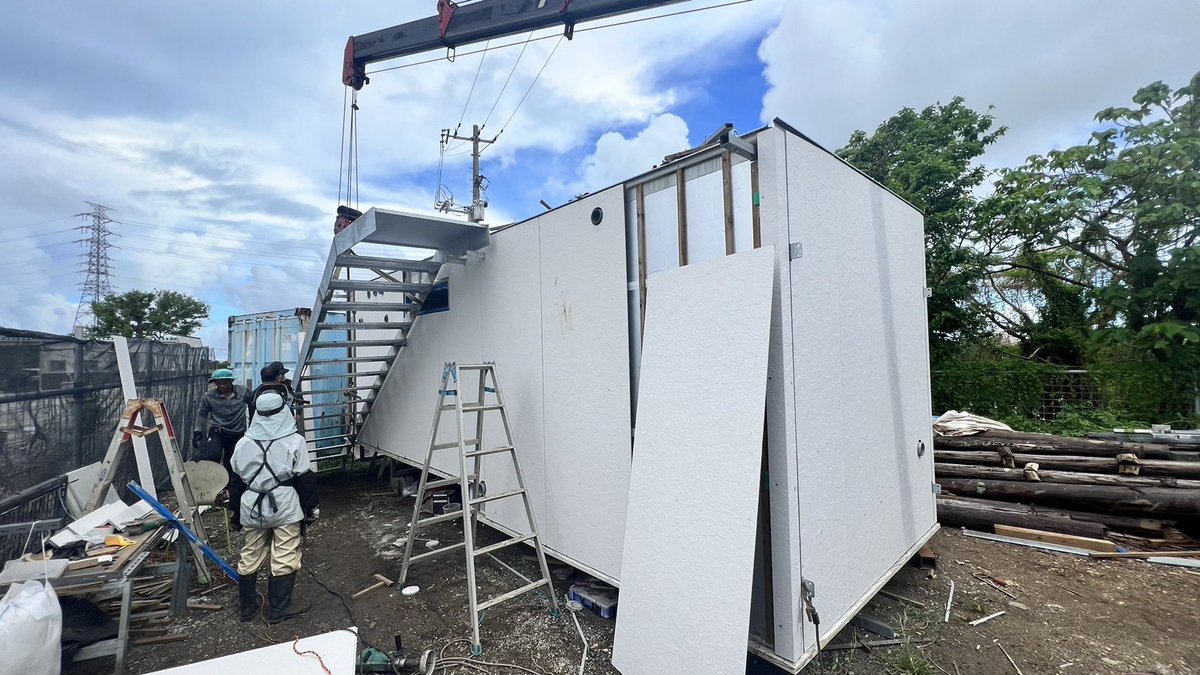 saunanithankyou's tweet photo. 外気浴するための屋上につながる階段を設置してます。 https://t.co/mTV2QQcYim