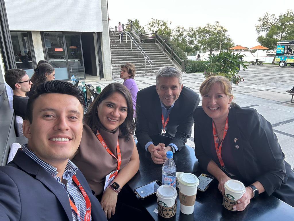 verosotomxcan's tweet photo. Otro día muy productivo en #AMPEI2023.  Tuvimos excelentes reuniones con @JuventudEsGto @diegohehu @UGInternacional y las universidades de British Columbia.🇨🇦Gracias al @BCCIE por el liderazgo.

@ConsulGDL https://t.co/hFVXkbccTb
