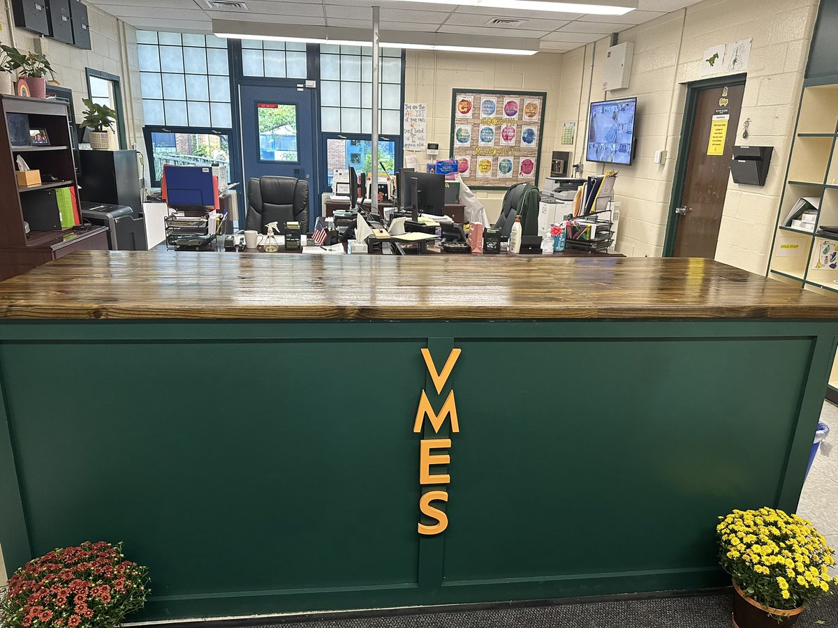 VMESMustangs's tweet photo. A little makeover in the front office.. #VMESPRIDE https://t.co/txWCYHS0AU