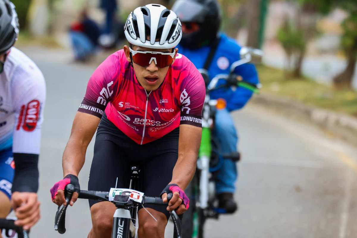 Nuestros representantes iniciaron  en Colombia #VueltaBoyaca2023🇨🇴 siendo protagonistas donde @pantoja6066 lidera la clasificación sub-23 , además el experimentado @robinbici 🚴🏼🔥 protagonizo la escapada del día donde fue absorbido a 1km de meta , estuvimos muy cerca !