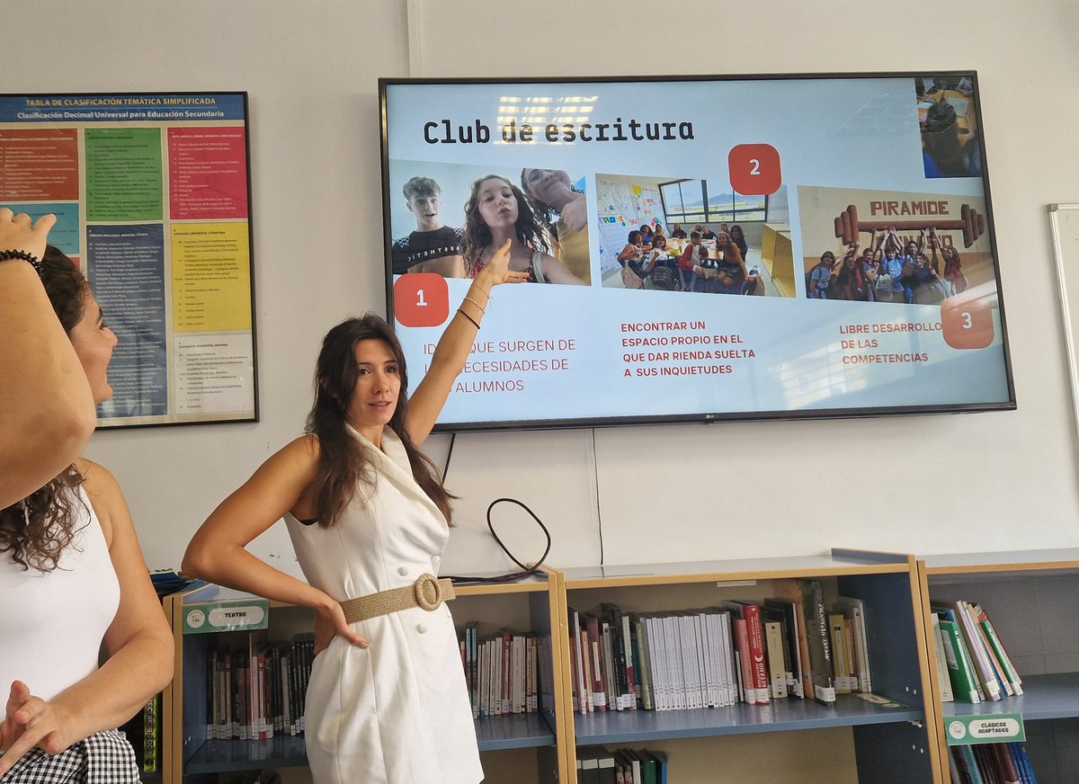 patrucarrasco's tweet photo. Hoy #FormaciónInicial  @proyectocartama estuvo enriquecida con #gamificación fascinante sobre #matemáticas d Beatriz Molina; el club de #Escritura Creativa y otros proyectos literarios desarrollados por Carmen Ballesteros y Alba Machado y otro sobre #Prehistoria d Luisa Rivera 🤩 https://t.co/AXBK6dlhbV