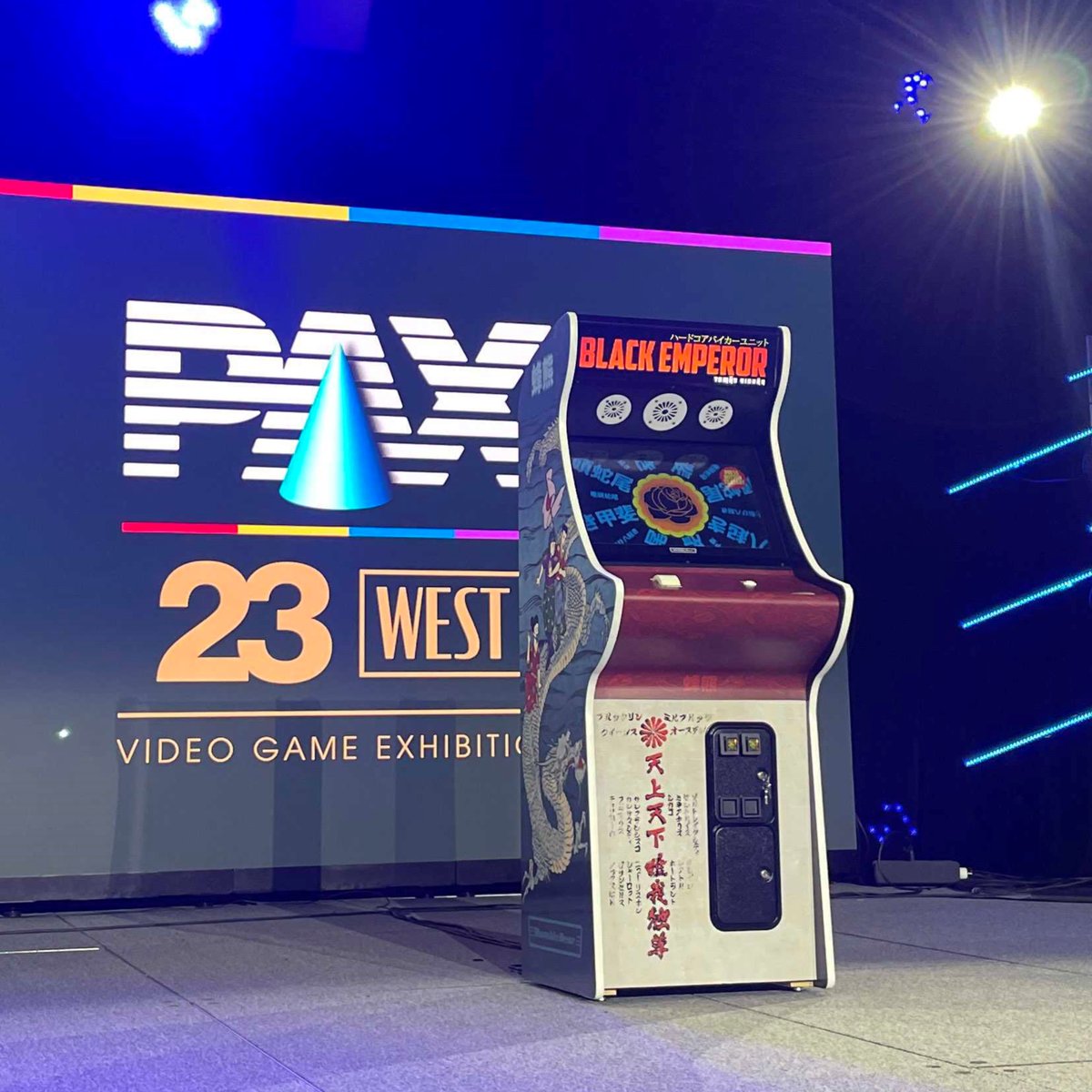 #PAXWEST may be over this year, but you can listen to the Black Emperor soundtrack all year with the vinyl for the game. Use code: EMPERORATPAX for $5 off. 
Link to shop in bio.

#blackemperor #bumblebeargames #arcade