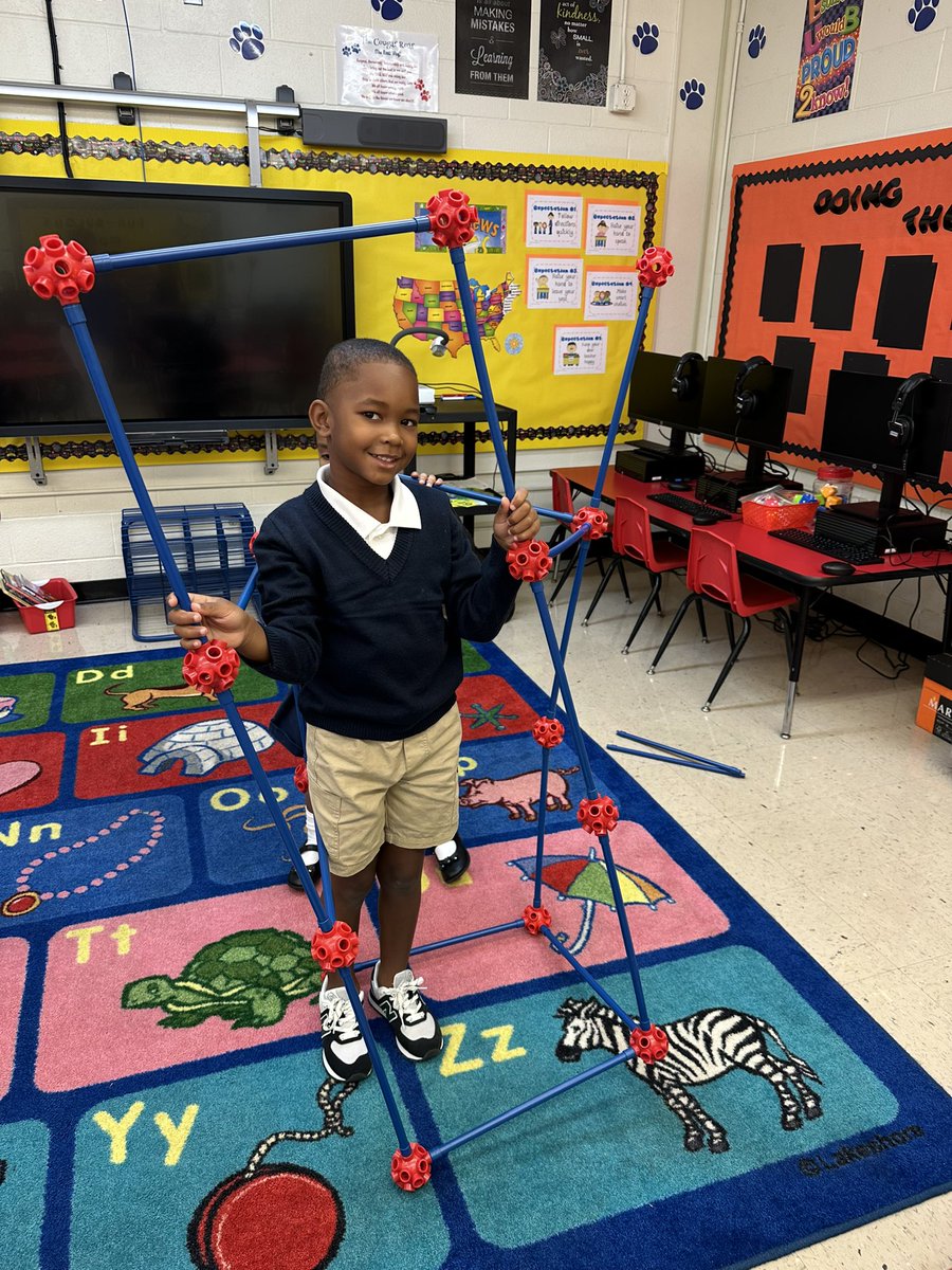 EmilyMe10531515's tweet photo. Ross STEM Magnet…Kinder scholars show off their engineering skills❤️ #TheyUnderstoodTheAssignment #AcceptingApplications @PrincipalReed_ @ray4d_thebetsy @BetsyRossElem @Brainmogul95 @houstongent @HISDChoice @HISD_ElemMath @TeamHISD @HISDPolice @MsOnFire2Nspir3 @RossWraparound https://t.co/Vf3gabWgOU