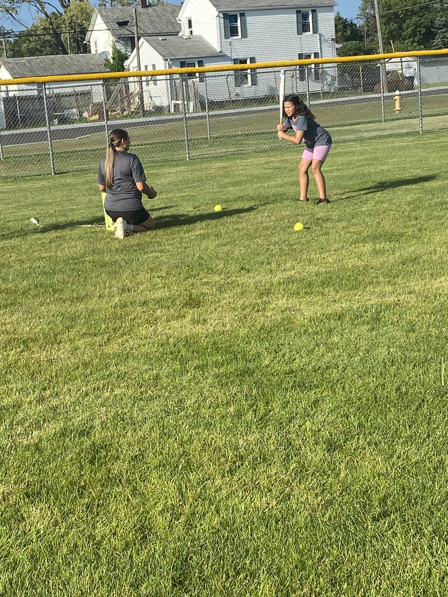 Elyria_Baseball's tweet image. Day 2 in the books! Great day and a Great turn out. Thank you to all the @softballelyria girls coming out and helping out the young ladies wanting to learn you guys are the best!! #CommitmentToTheProcess