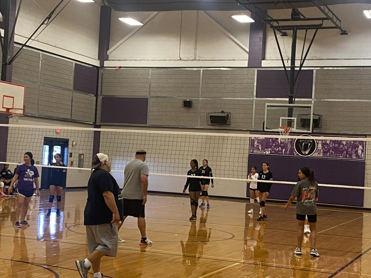 GoodnightSMCISD's tweet photo. A lot of friendly competition going on this evening at the Parent vs. Student Volleyball Game! Thank you to all who came out and supported our girls! We hope there arenβt too many sore muscles on the parent side tonight! πππ π https://t.co/jFWnKEGUtE