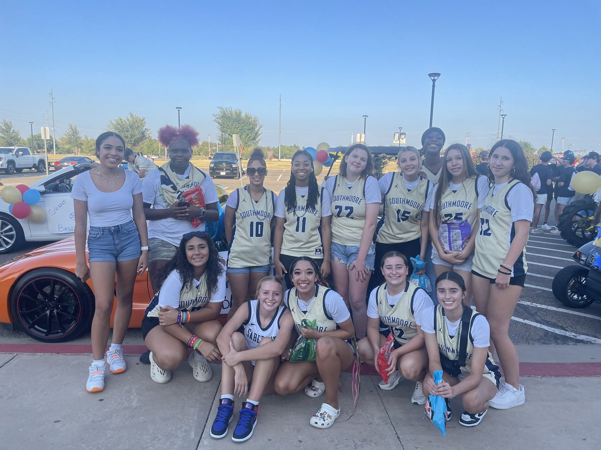 SouthmooreWBB's tweet photo. Southmoore Homecoming Parade 2023 https://t.co/jdJGir2i1x