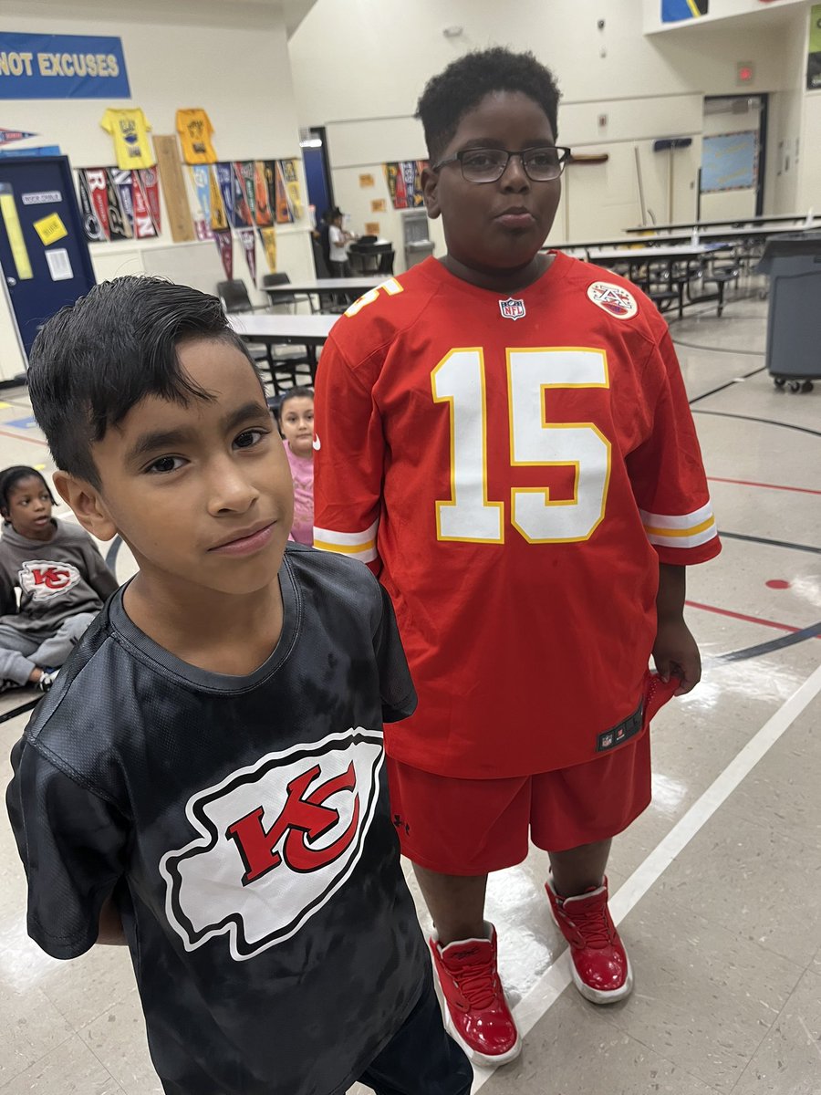 BannekerPanther's tweet photo. 🐾 Banneker Panthers 🐾 are ready to cheer on the @Chiefs today! Bring home the W! #BannekerPanthers #PantherPride #RedWednesday #RedThursday #SBLVII #Champions https://t.co/nvjbJbkONe