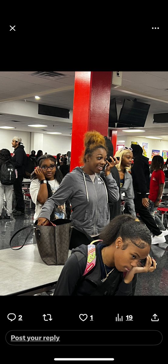 Bgluhjay22x's tweet image. I’m crying 😂😂😂😂😂😂😂😂😂😂😂😂😂