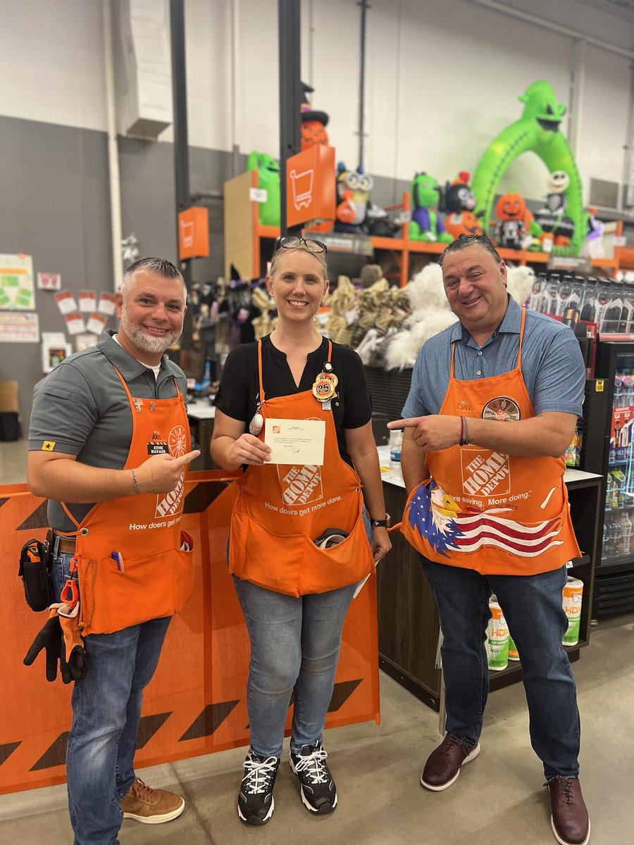 Erica Dent-Lindsay (@dent_2lindsay) on Twitter photo Happy 25th Anniversary Anna🎉🥳🎊
Way2Go 🙂 you are truly Streetsboros SuperSt🌟r!
<a href="/HDKristofer/">Kristofer Smith</a>
<a href="/MeganTorresD305/">Megan Torres</a>
<a href="/DaveMusen/">Dave Musen</a> Happy 25th Anniversary Anna🎉🥳🎊
Way2Go 🙂 you are truly Streetsboros SuperSt🌟r!
<a href="/HDKristofer/">Kristofer Smith</a>
<a href="/MeganTorresD305/">Megan Torres</a>
<a href="/DaveMusen/">Dave Musen</a>