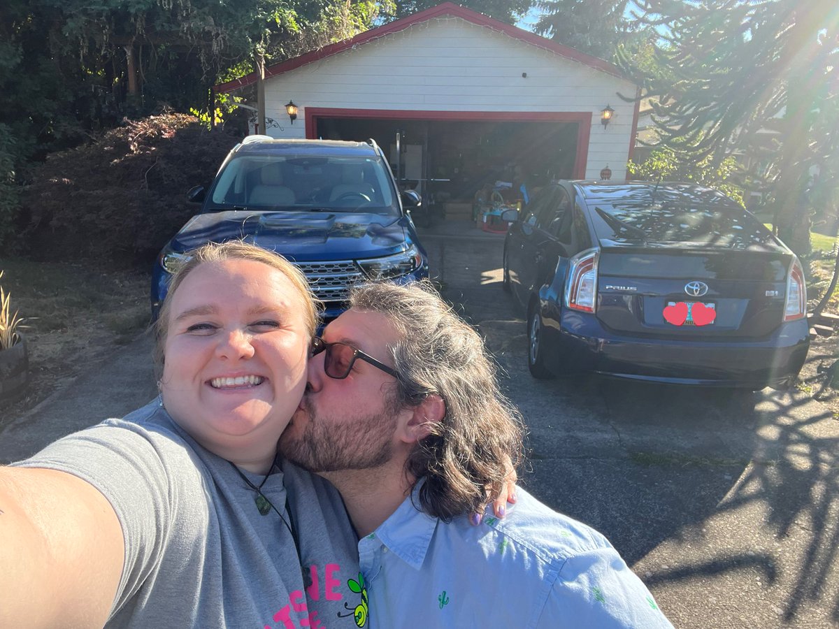 Melonballer22's tweet photo. And just like that… I live alone with the love of my life. @mMiless1 https://t.co/5sy9oNa8zi