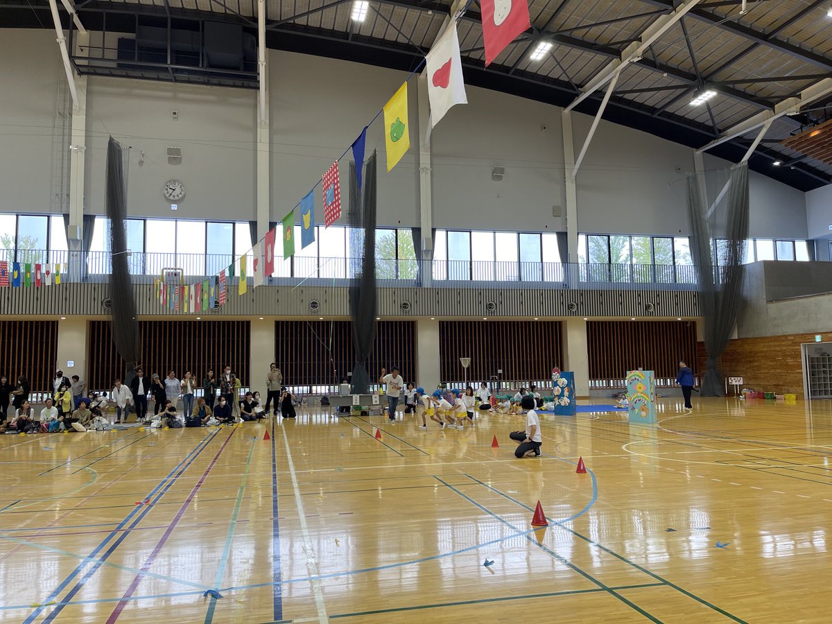 TsuchiyaYo's tweet photo. 雨天につき室内運動会　🏁
初孫の張り切りと活躍ぶりに活力をもらう💪 https://t.co/pbpitvHQCi