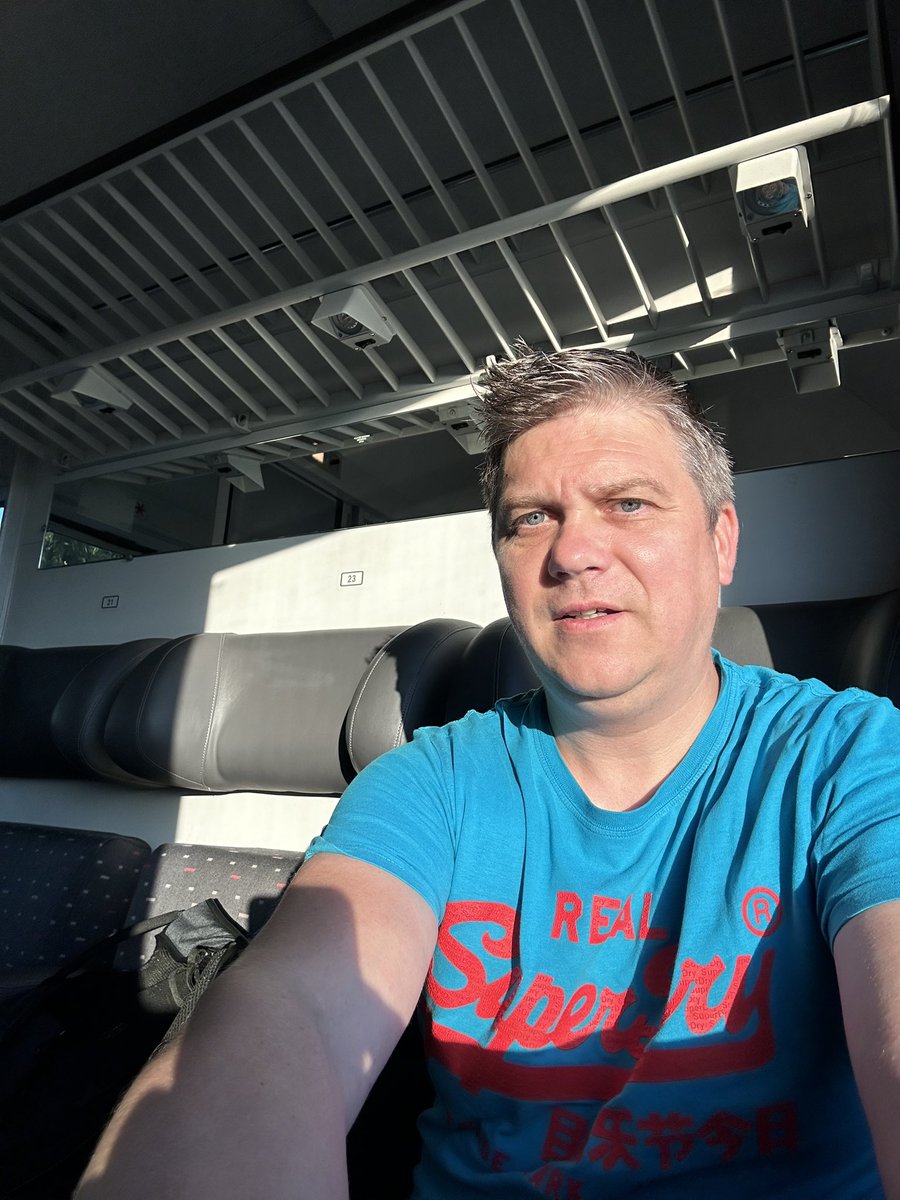 Back2TheFuture op <a href="/nmbs/">NMBS</a>. Terug naar 1990 😏