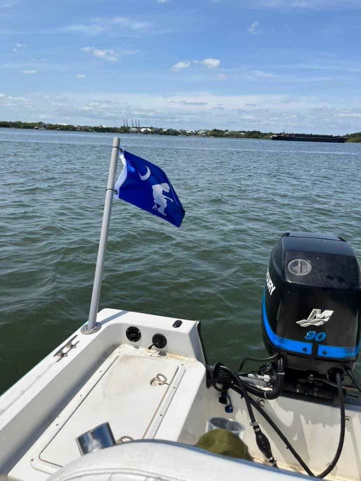 driftermerch's tweet photo. Whether it's at the next show, lake, or on your house, our vibrant, double sided flags are all set to soar high and make a statement! and #ShowYourPride #mikeyflag #bandflags #musicflags #flags #festivalflags #houseflags #driftermerch #satisfied #FlyHighWithDrifterMerch https://t.co/vhfGqEmF6m