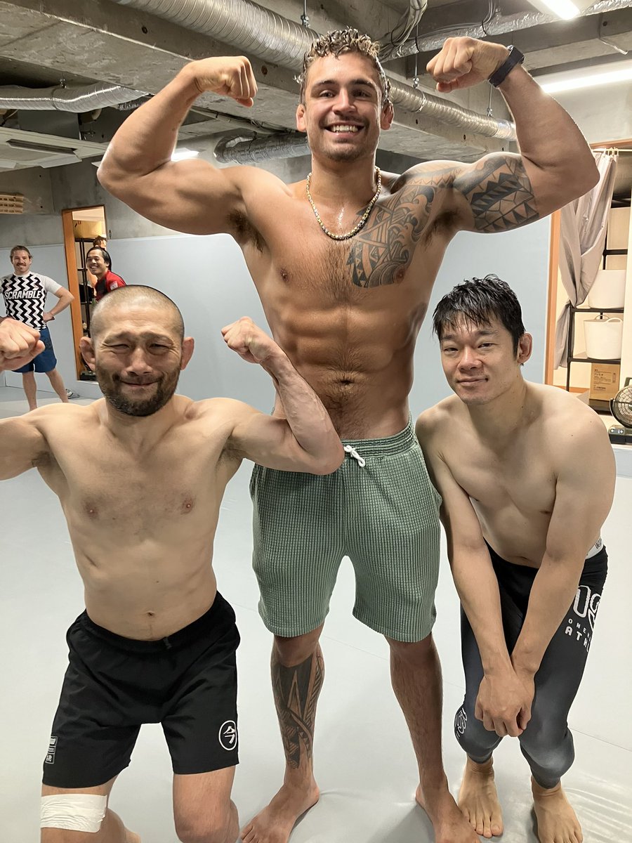 imanarijiujitsu's tweet photo. デカイですね https://t.co/yYewkLqgIW