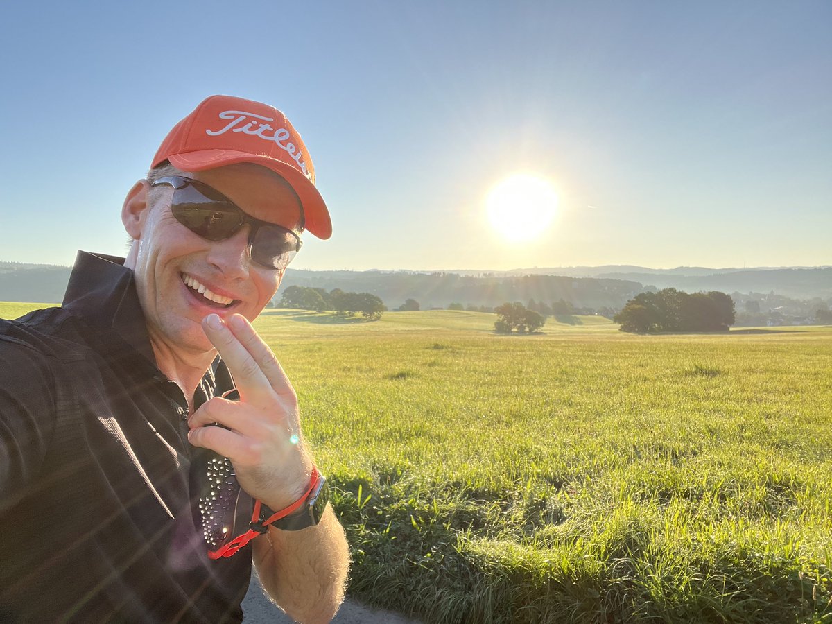 dimensionToGo's tweet photo. Hallooooooooooooooooooooooooooooooooooooooooooooooooooooooooooooooooooooooooooooooooooo wach 82 ☀️ - muhhh in the morning 🐄 - Tag der Freude - Auf, auf! Ein Lächeln 😀 blitzt nicht von alleine! 👆
#almzone #jedentageinlächeln #tagderfreude #freitagslächeln #stammeshüter https://t.co/LeXjjCxorF