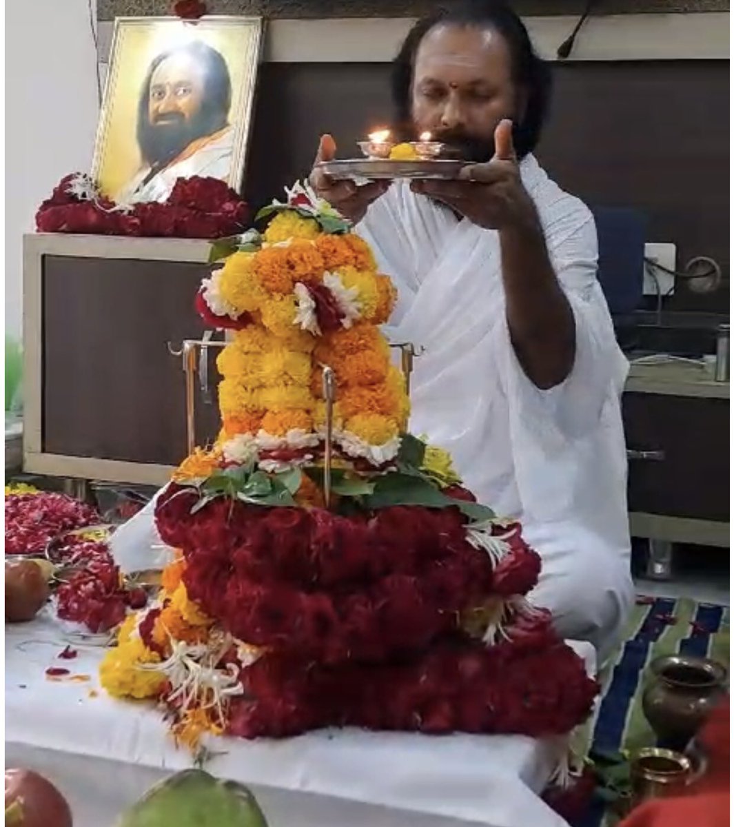 JGDSwamiji's tweet photo. #SravanRudraPuja2023 today morning Pooja from #Nikol #Ahmedabad #VDSGujarat
@AOLGujarat @Vaidicpujas https://t.co/uoE1IBbexF