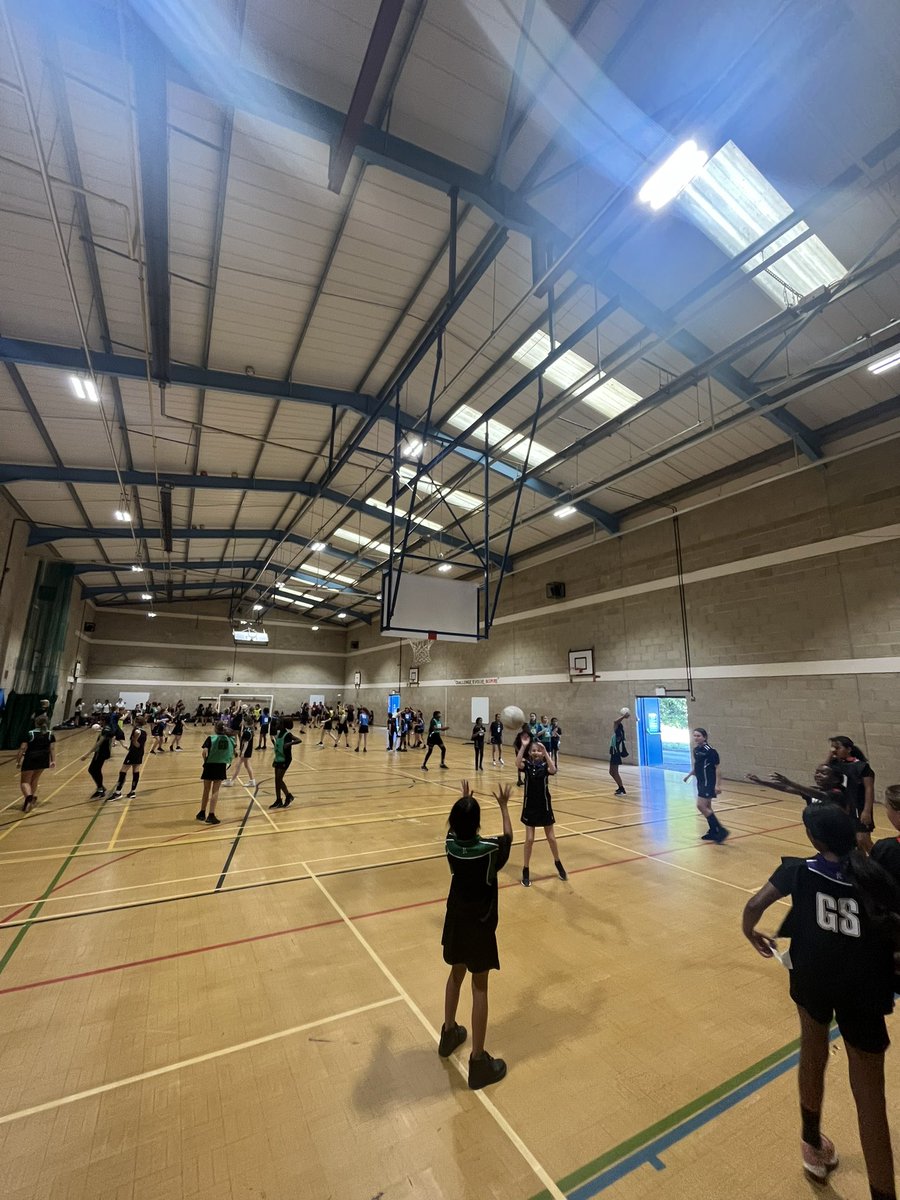 RiddlesdownPE's tweet image. Over 70 year 7 students came to the netball trials yesterday after school 🙌🏻 🏐 due to the heat we were inside, but the talent &amp;amp; effort on display was 💯 exciting things ahead for netball at Riddlesdown #netballers #bigeffort