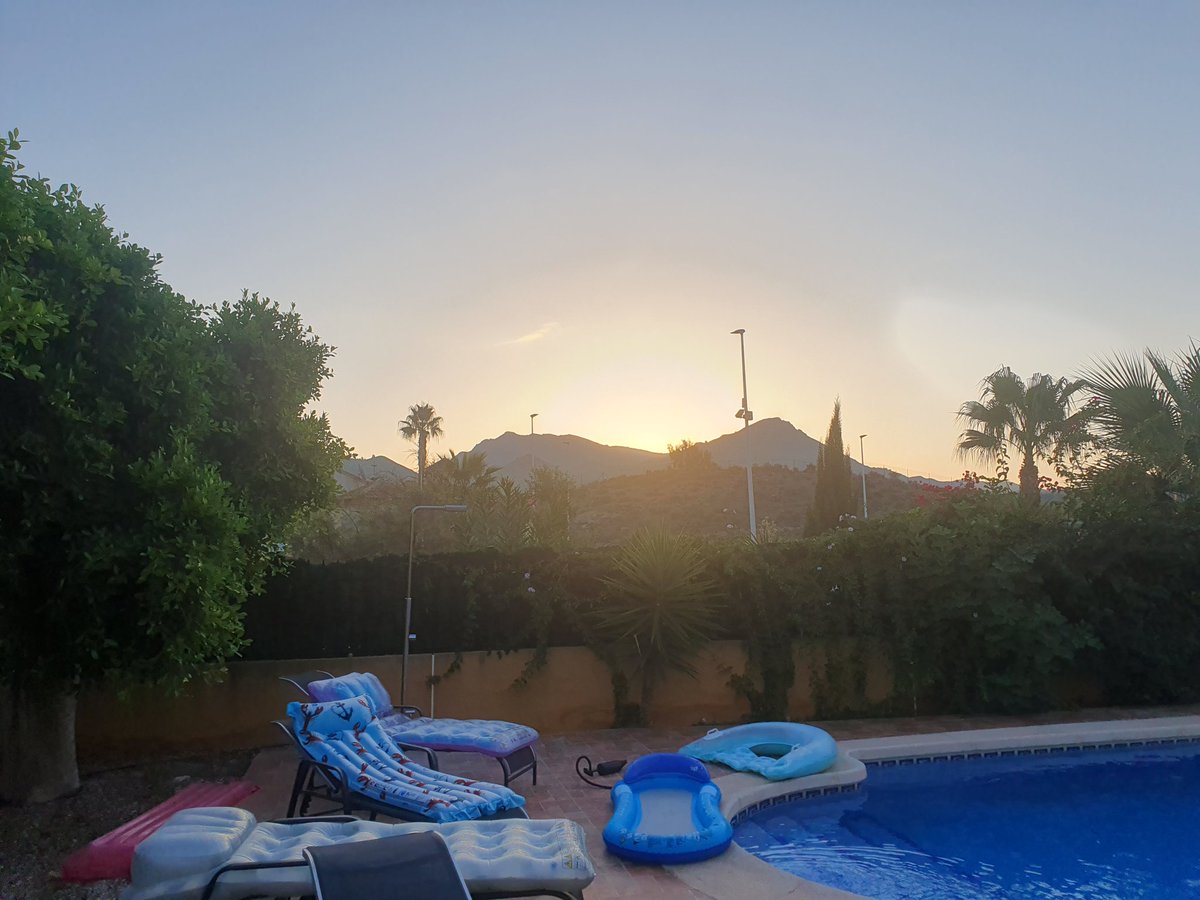 Bobpers's tweet image. Word weer een zonnige dag 🌞😉