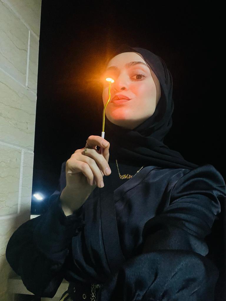 AbdulhamidMira's tweet photo. خليني خبركم انو من احلى الحظات يلي بنطرها و من احلى يوم هو يوم ميلادي بحب فكرة اني اكبر سنة و اوعى اكتر و حب الحياة اكتر !!!

صرنا 23 so فينا نبطل نعلق ع مواليد ال 2000 لان خلص كبروا ؟😁
#hello23 🎈 #poptheballons #birthdaygirl #morning 🌞💛🖤 https://t.co/xJ7kwbd3vk