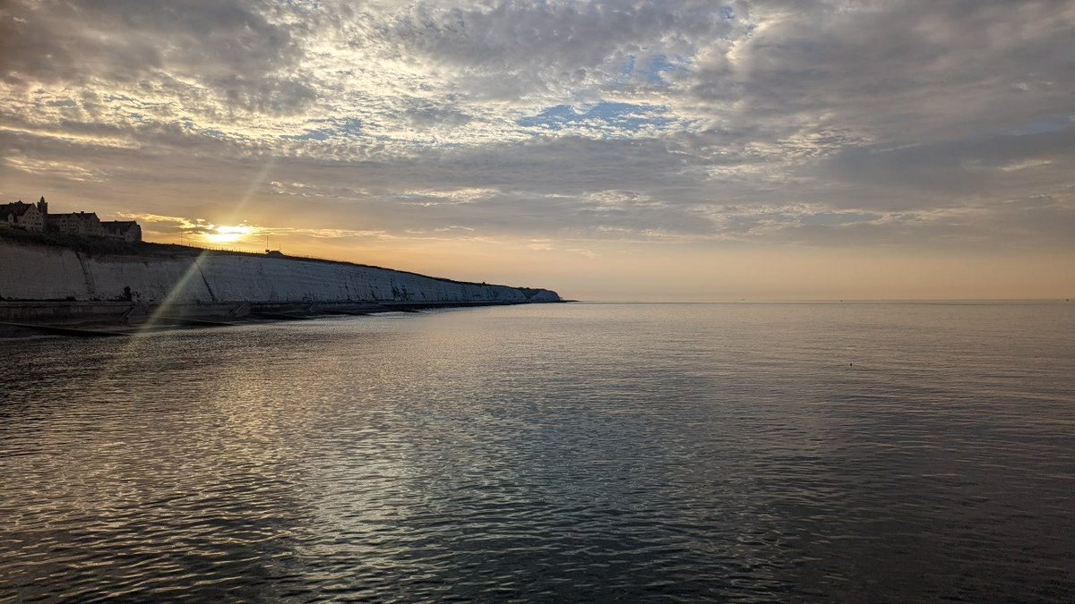 Never seen the sea look so peaceful! 
Going to be a hot day! 🥵

#brightonmarina #commutebythecoast