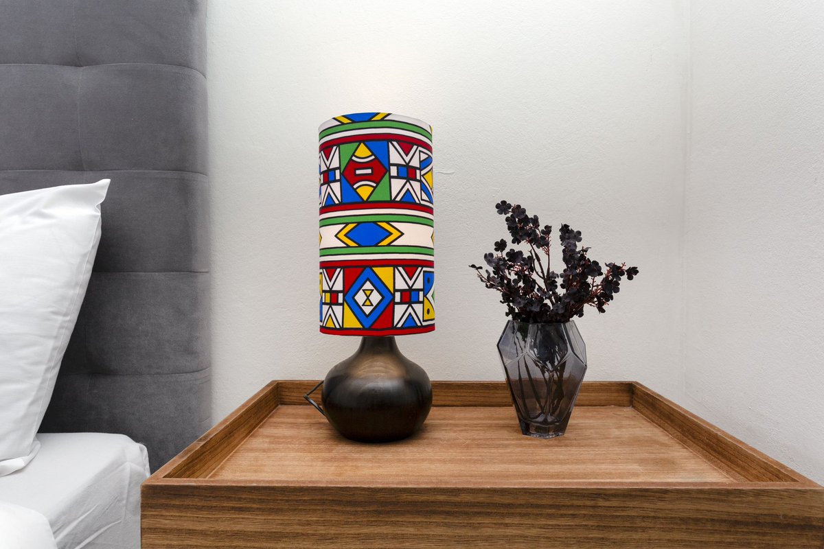 AuraluxeS's tweet photo. Our Airbnb main bedroom styling  is a beautiful blend of tranquility and a burst of colour! We love the isiNdebele touches, a native South African tribe that’s known for their gorgeous geometric patterns and colourful style. We hope you enjoy staying in it 💚 https://t.co/HmoJRpiSqK