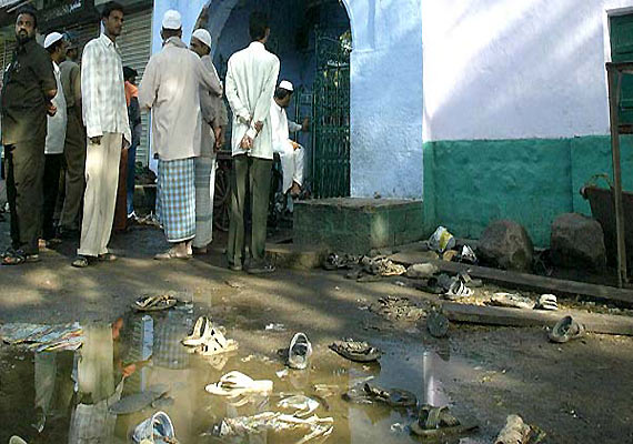 NimraChoudhar20's tweet photo. MALEGAON MOSQUE BLAST 2006

In 2006, tragic incidents affected Muslims in India, including a mosque bomb blast in Malegaon, Maharashtra, on September 8, which resulted in 40 deaths and 125 injuries. Initially, 1/6

#2006MalegaonBlast #InternationalLiteracyDay #G20India2023 https://t.co/Dbq6SgwYfh
