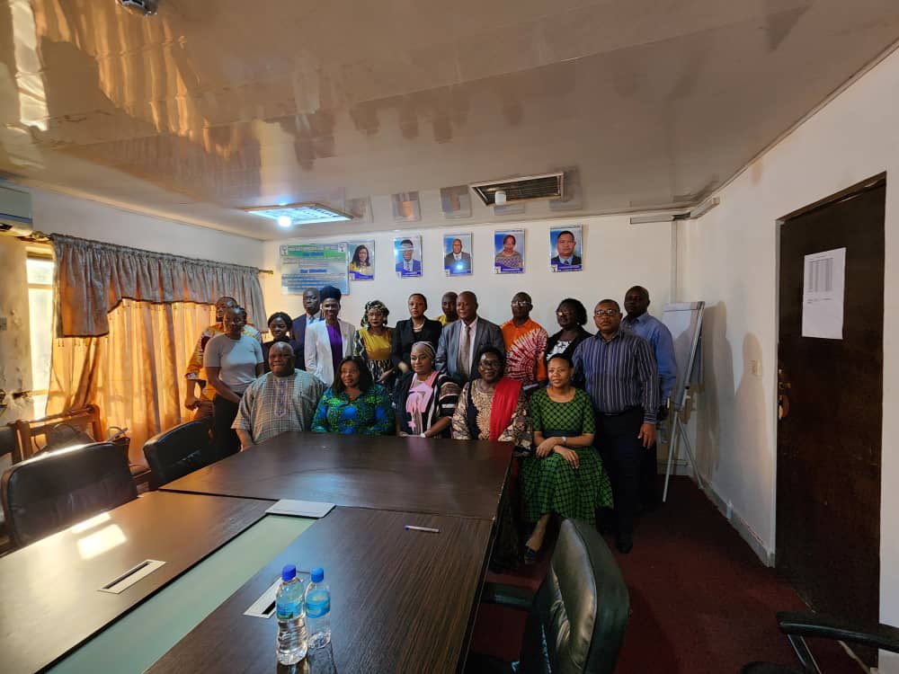 AUC_PAPS's tweet photo. #APCAAC met with Ms Patricia Ndanema, Chair of the National Human Rights Commission of #SierraLeone, to discuss the Commission’s role in promoting &amp; protecting children’s rights in post-conflict 🇸🇱, e.g. advising the Gov’t on programmes &amp; policies related to TRC recommendations https://t.co/Dj47zH7ExS