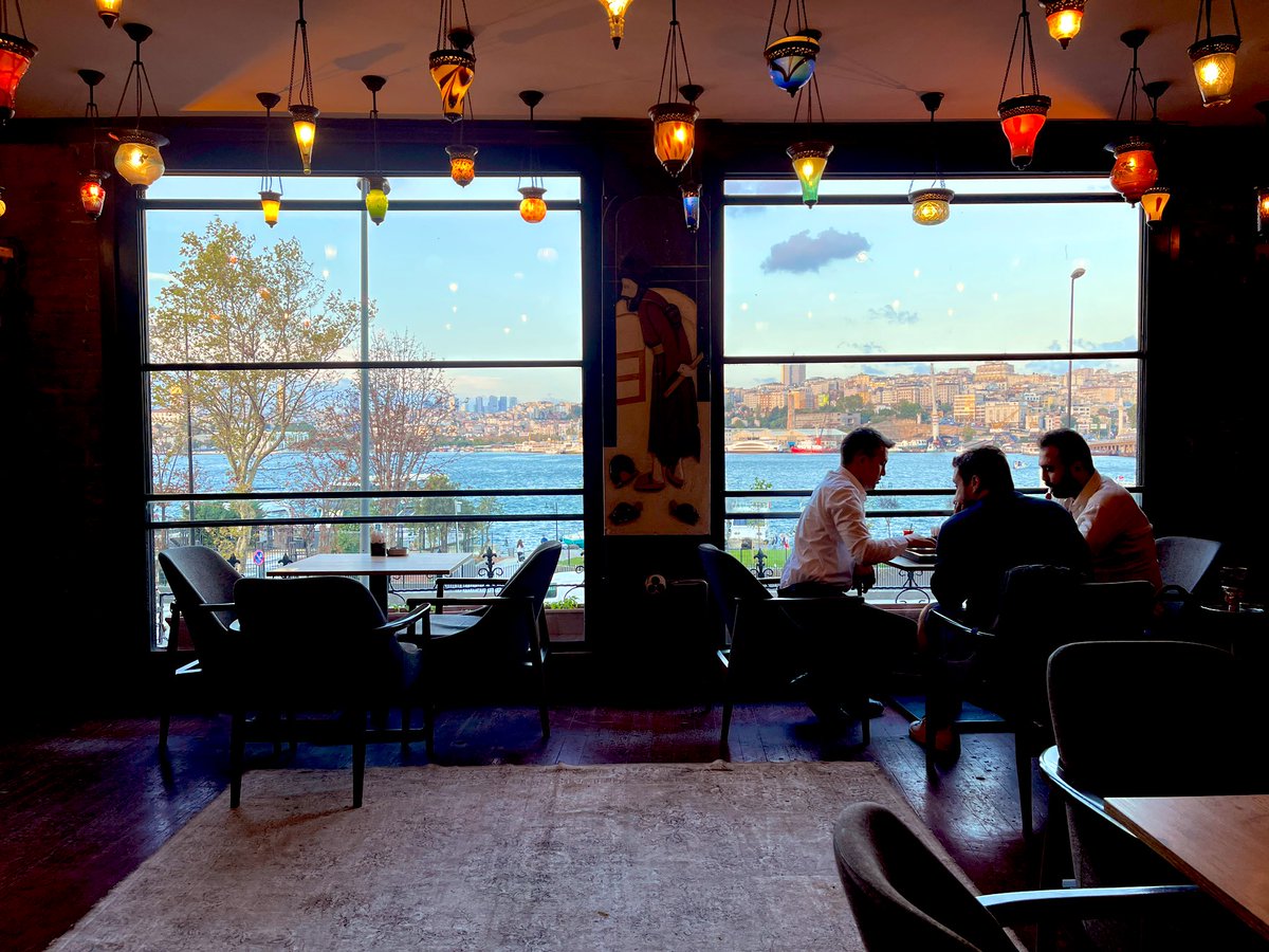 Alengir Cafe
シーシャとバックギャモンが絵になるお店。
maps.app.goo.gl/zNssCz7owUFW2G…