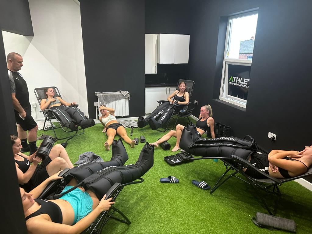 CountyWomen_'s tweet photo. Recovery time for the 1st Team @APC_Recovery in preparation for Sunday game,3 games in 7 days,tough start to the Season! ⚽️💙🎩💪 https://t.co/IsQN0Wm3NX