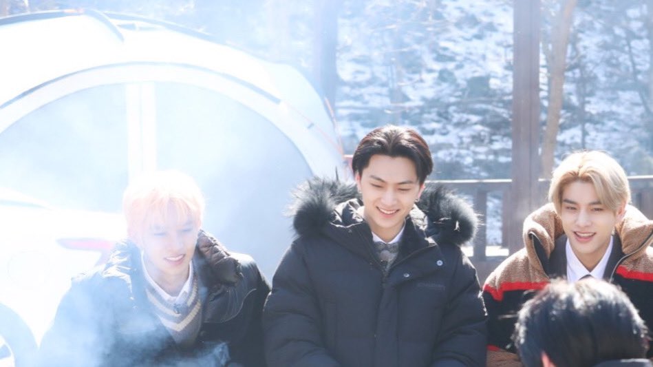 ksnmura's tweet photo. sunoo taking care of his members: an important thread ♡ https://t.co/cJmZJ6RS0y
