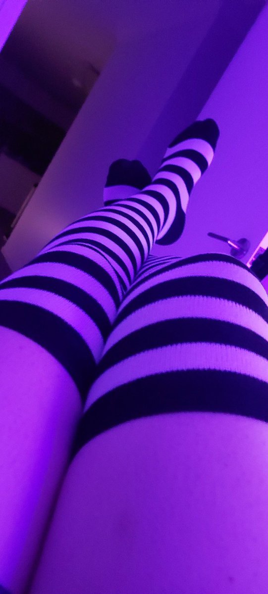 CopyVR's tweet photo. Cozy night, missing your cuddles https://t.co/v1NU8nusKD