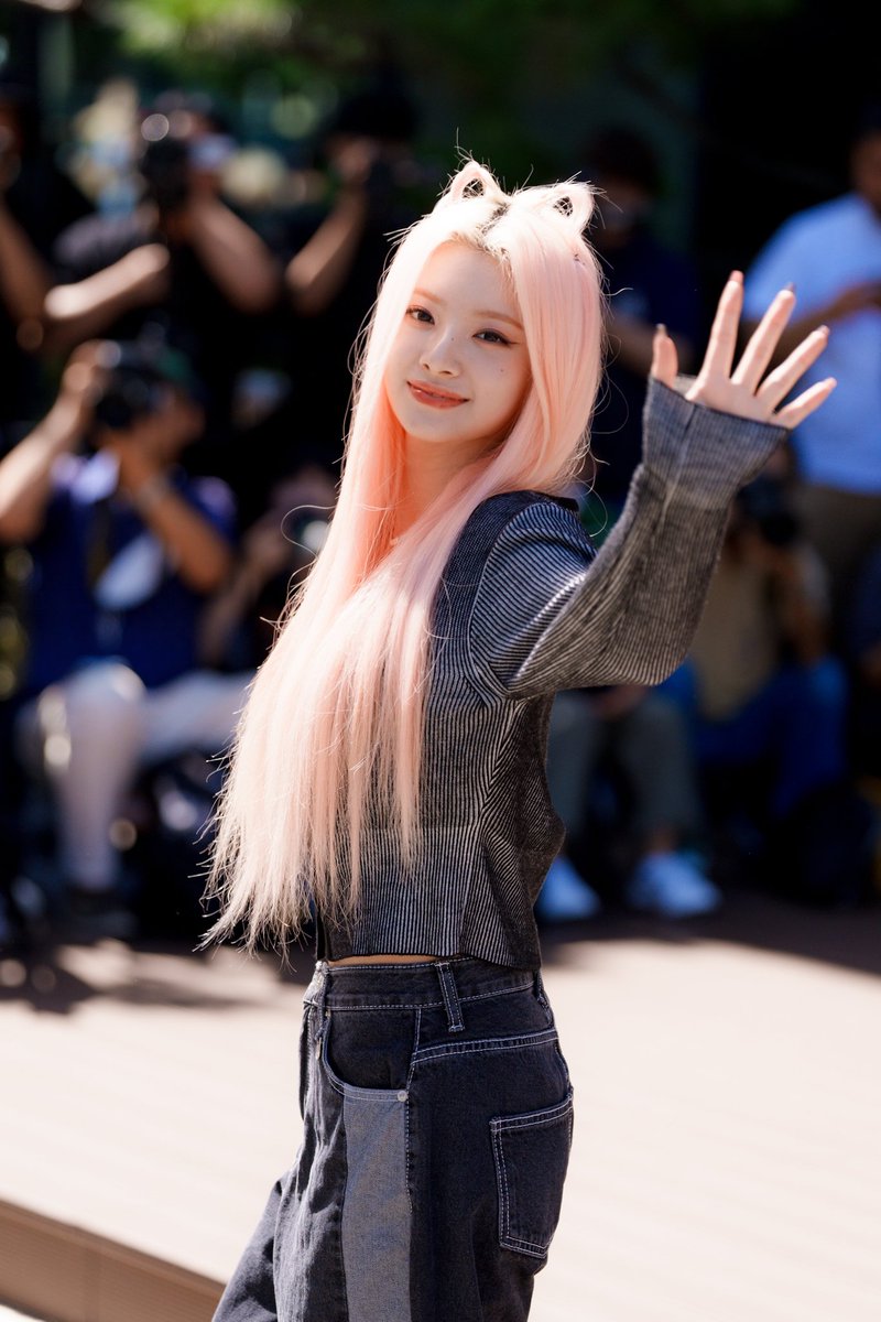 230908 미리보는 뮤뱅 출근 이런이

이런 🐱 

#왕이런 #이런 #yiren #everglow #에버글로우