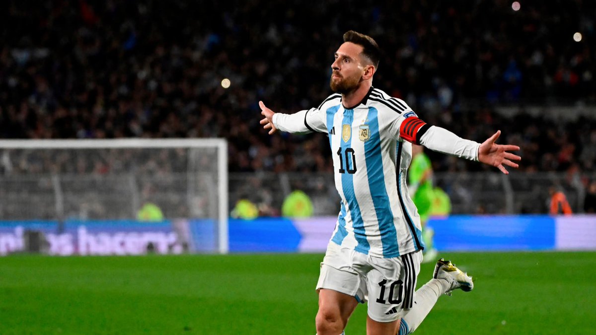 GENIALIDAD | <a href="/Argentina/">🇦🇷 Selección Argentina ⭐⭐⭐</a> arrancó la Clasificatoria Mundialista ante <a href="/LaTri/">La Tri 🇪🇨</a> con victoria de 1 - 0.

📌En el minuto 32 del complemento Messi anotó tras cobro del tiro libre.

📌Los campeones del Mundo sometieron el elenco ecuatoriano.

📌En la próxima jornada <a href="/Argentina/">🇦🇷 Selección Argentina ⭐⭐⭐</a> visitará a