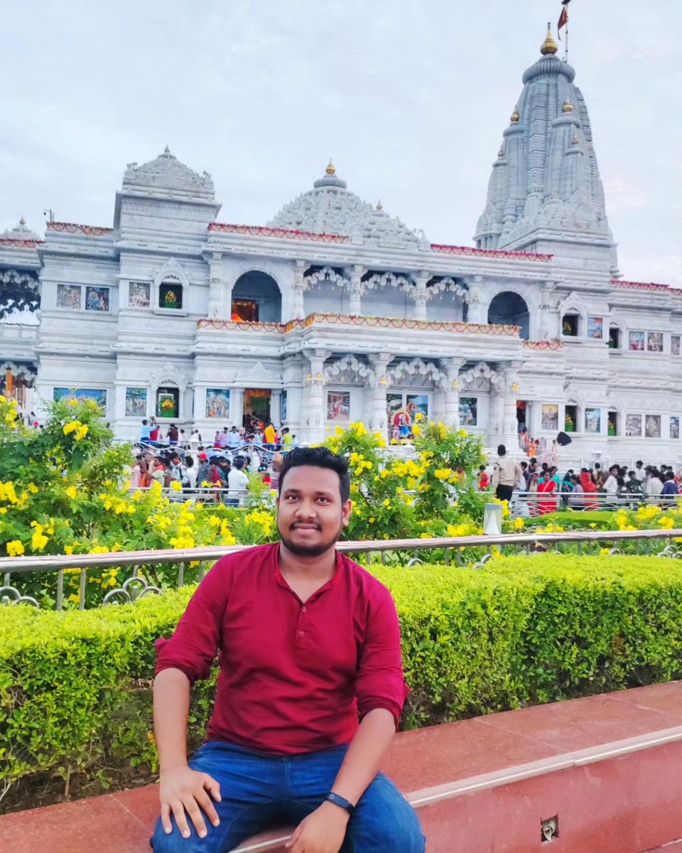 shashimorya88's tweet image. Embracing the divine vibes of Mathura on Krishna Janmashtami. 🙏🕊️ 
May Lord Krishna bless us all with love, peace, and happiness! 🙏💕 #KrishnaJanmashtami #MathuraDiaries #DivineJourney
#KrishnaJanmashtami #Mathura #DivineBlessings