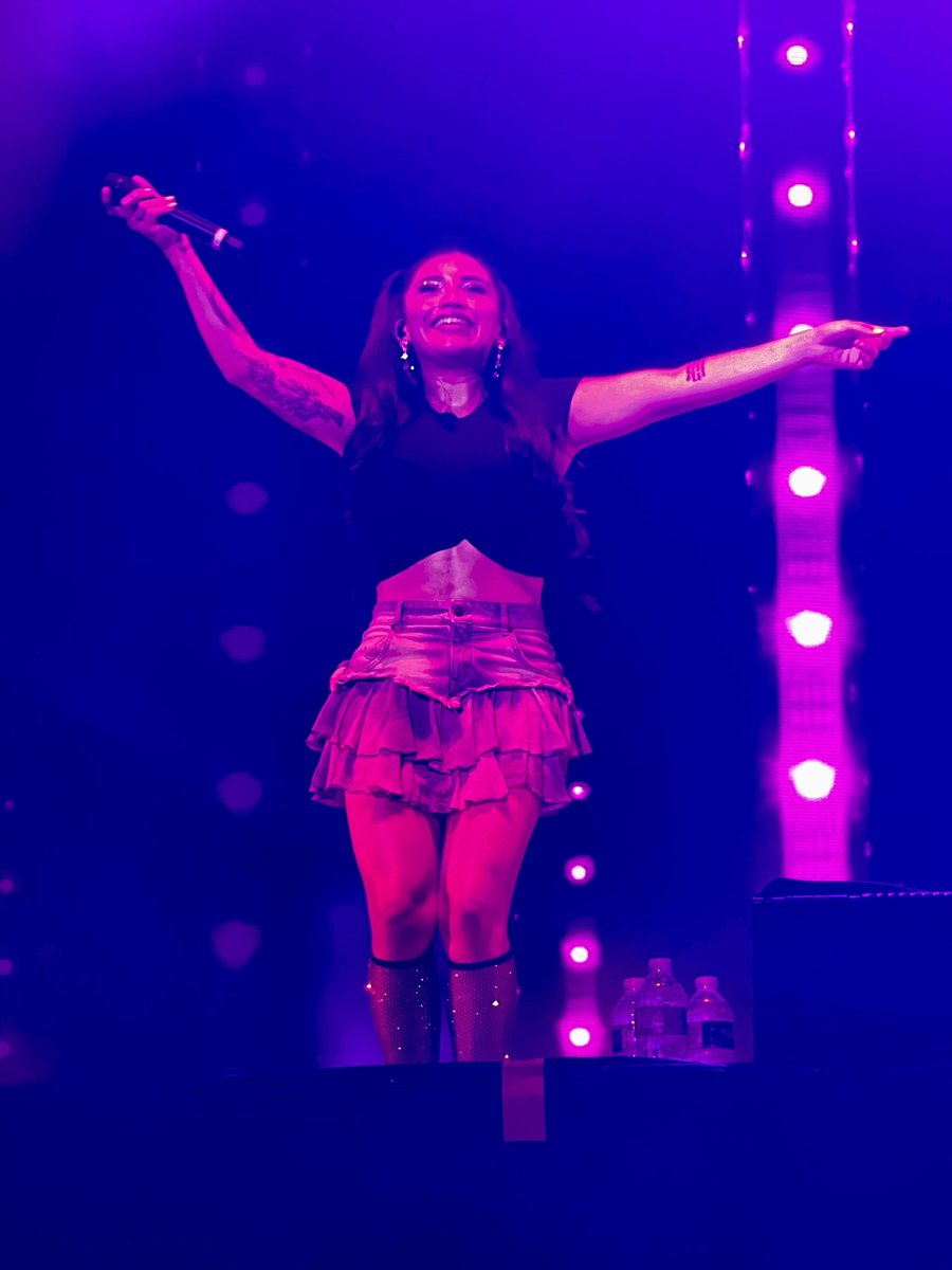 PTXFans's tweet image. Photos of @kirstin, @scotthoying, and @PTXofficial killing it in Dallas!