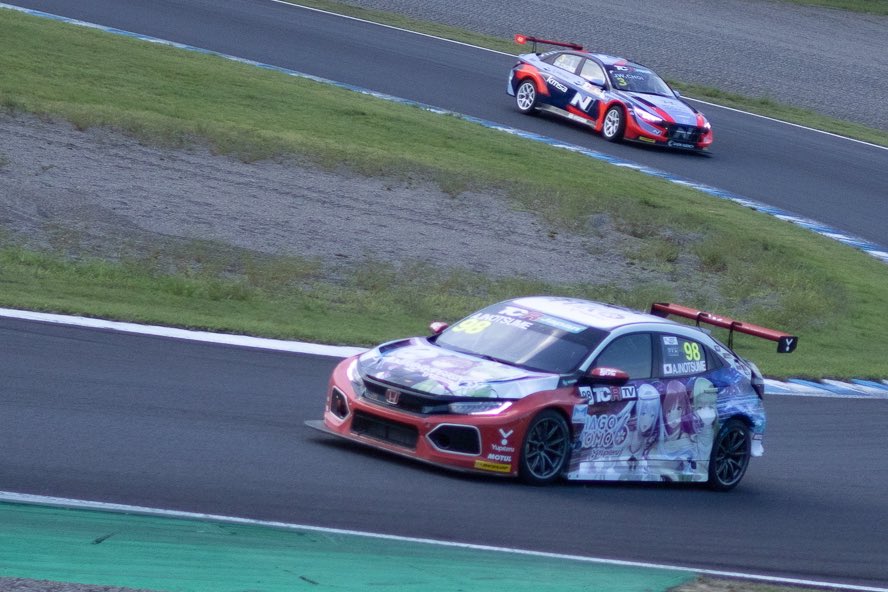 Hiroki1122KG's tweet photo. #98号車の日
羽衣6 DOME RACING
#猪爪杏奈 選手(@inotsume3 )
#DOMERACING
#CIVIC
#TCRジャパン
#羽衣6
#Yupiteru https://t.co/Tx7AcOOiWM