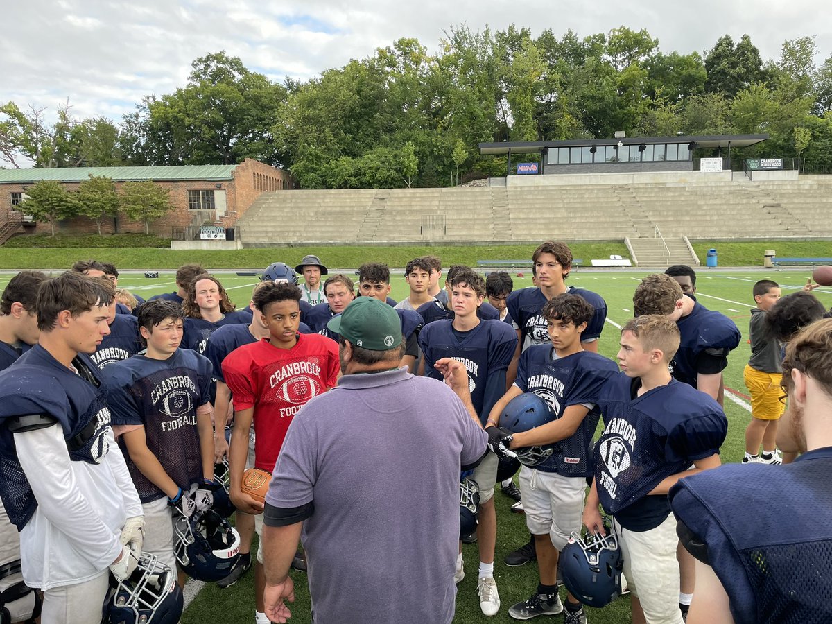 CranbrookFball's tweet photo. The Coach Clauss challenge- Perfect perfect makes perfect #AimHigh https://t.co/I6iGuQHiCe