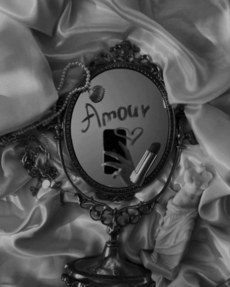 silkensage's tweet image. ㅤ 
      CLÉMENTINE, 1995.  [ ENG / ID ]
      If  you  were  to  die,  who  do you 
      think would sit at your  grave  the 
      longest? 
ㅤ