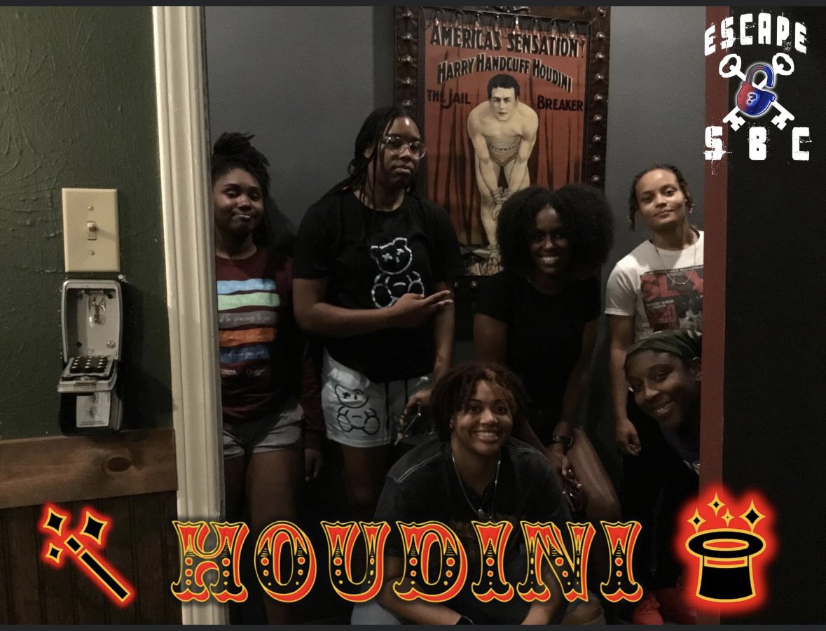 PilotsWBB's tweet photo. Escape room was a success! https://t.co/0wrTxcwd8O