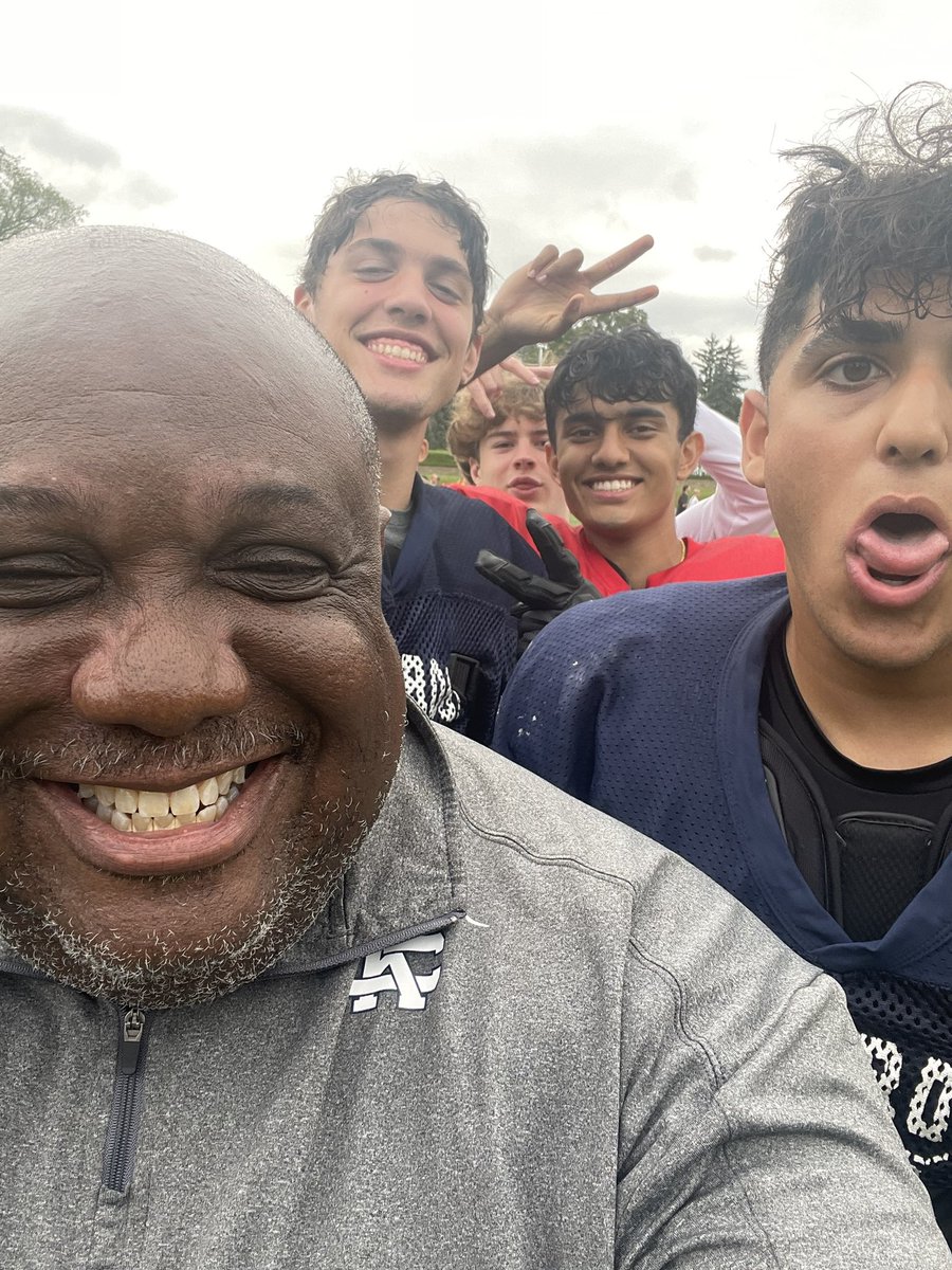 CoachGDavis2's tweet photo. Cranes after practice #GetTo #FlyHigh https://t.co/abx31gJpV5