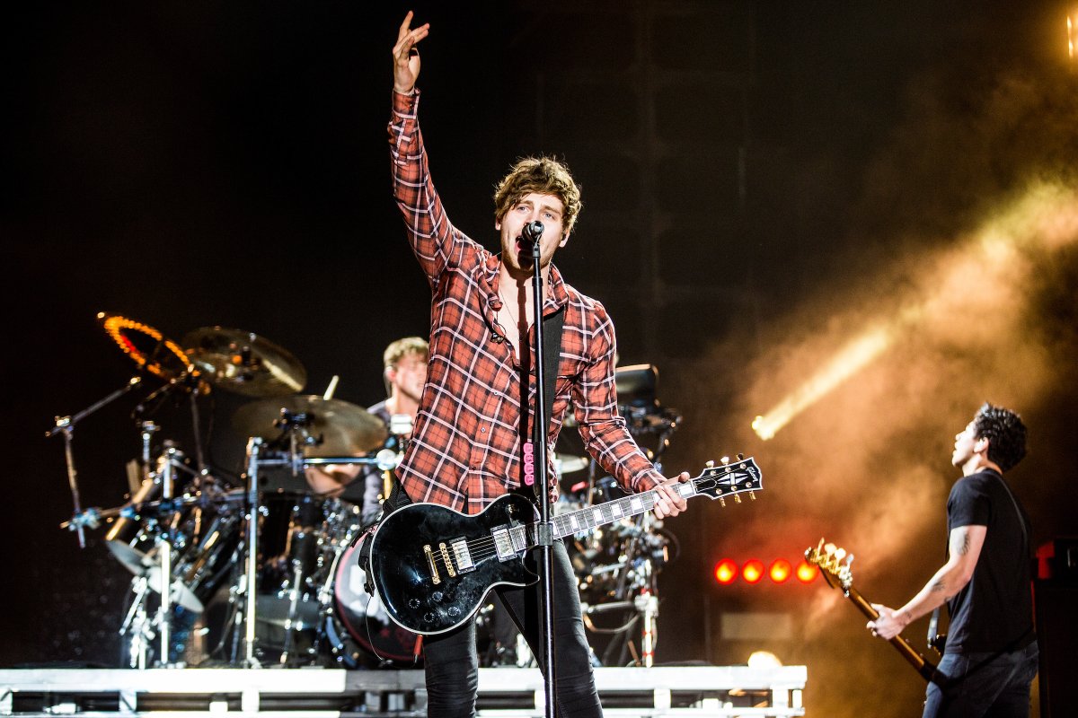 thekiaforum's tweet photo. 7 years ago today: Sounds Live Feels Live.
7 days from today: The 5 Seconds of Summer Show.

See you again soon, @5SOS! https://t.co/xgx3OsfypS
