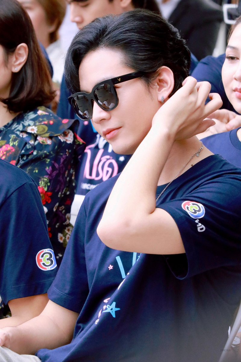 PIMCOLOR's tweet photo. หล่อเท่ห์ ไม่มีเปลี่ยนนนน 🕶️
#ขุณขิมมอญ 
#บวงสรวงปลื้มคนโปรด
#ปลื้มคนโปรด https://t.co/lzTRgO7KXg