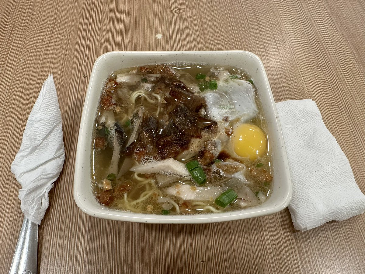 JoebertUy's tweet image. Batchoy 🍜 after shift! 🍽️😋🍲 Happy tummy everyone! #lapazbatchoy #batchoy