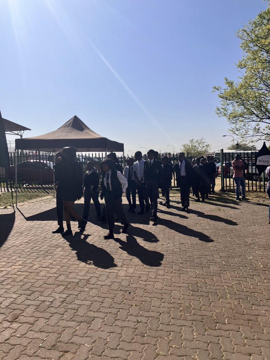 CityofJoburgZA's tweet photo. Different CoJ entities teaching the community about air quality , water preservation and environmental protection amongst many things #CleanAirForAIl #JoziAirQuality ^NB https://t.co/YFItxBSmmS