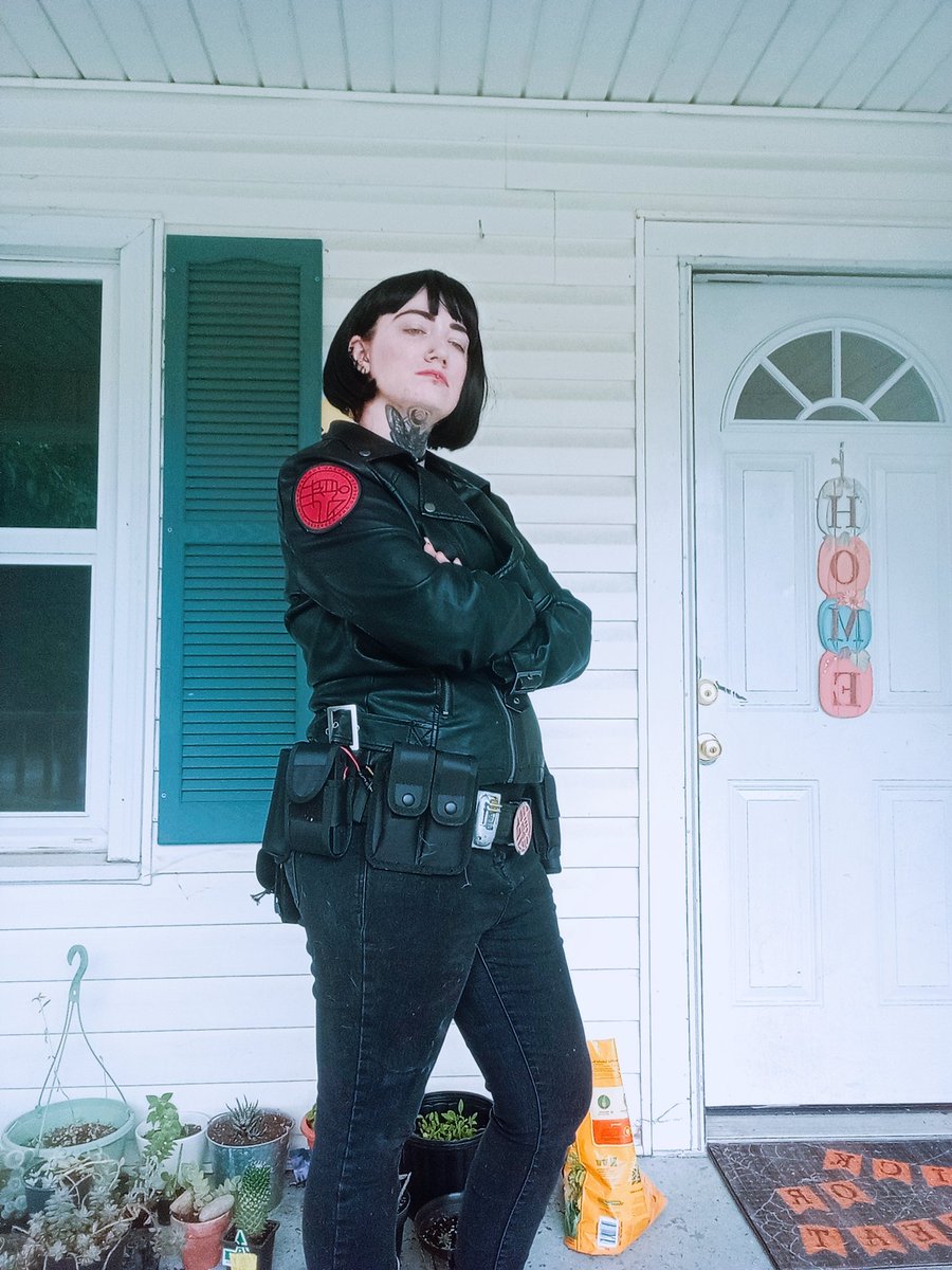 MultifandomCos1's tweet photo. Liz is ready for @ALComicCon @actordougjones @perlmutations

#elizabethsherman #lizsherman #hellboy #hellboy2thegoldenarmy #hellboy2 #cosplay https://t.co/zyesWyO4Wa